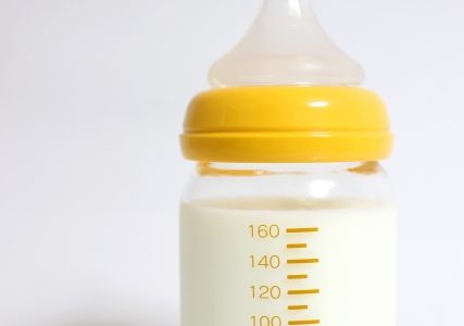 【液体ミルク】日本での販売はいつ？国内製造衛生基準案まとまる
